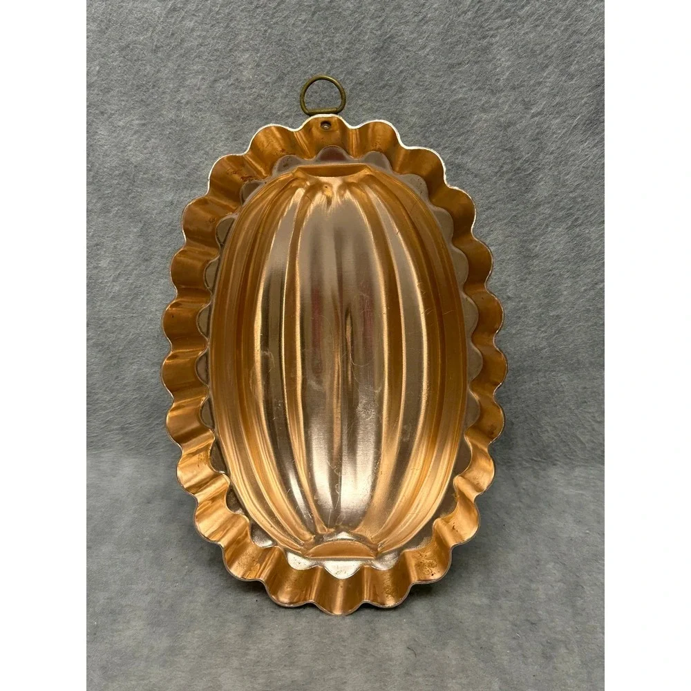 Vintage Oval Jello Mold Copper Tone Aluminum Ribbed Scalloped‎ Wall Decor